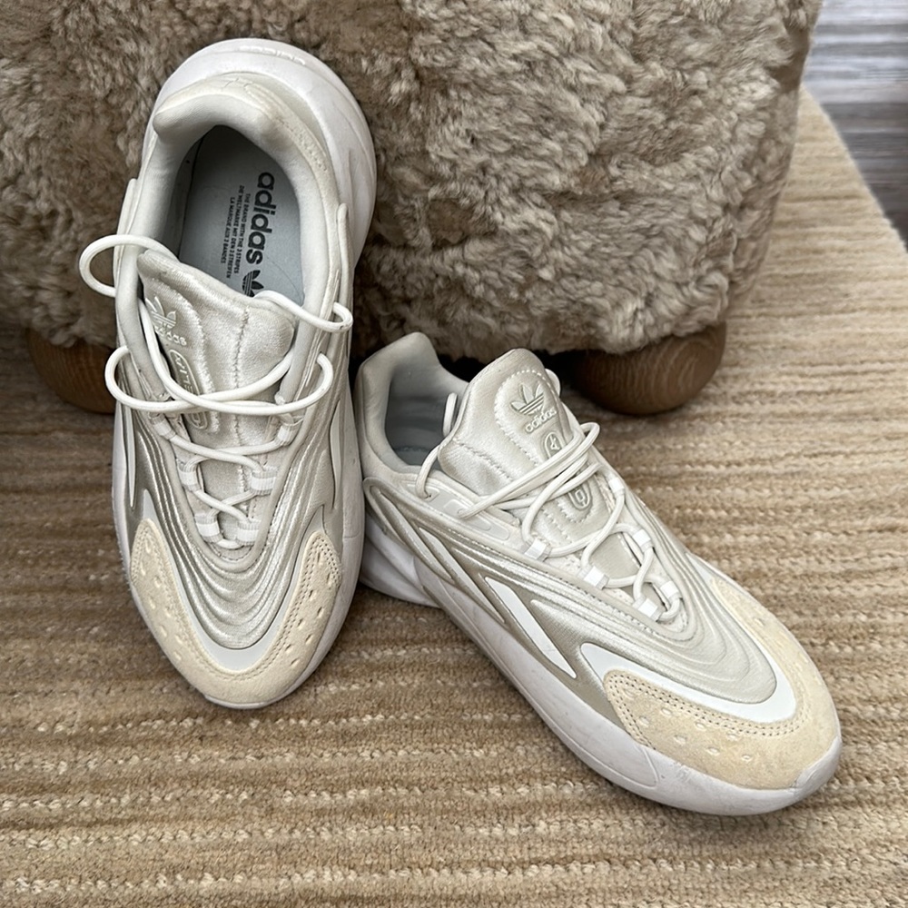 Adidas ozelia